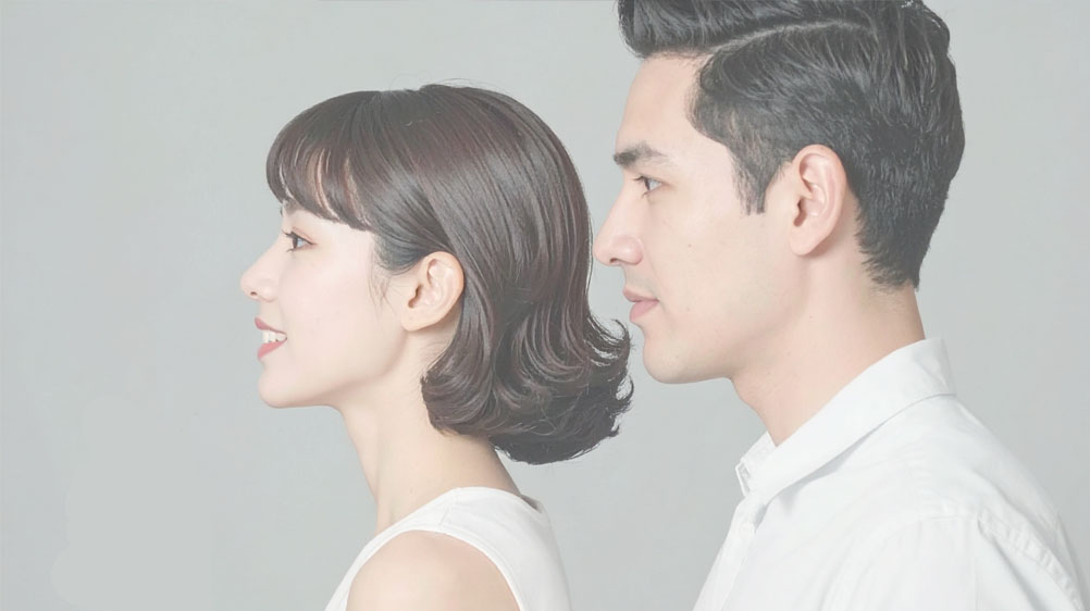 横顔の男女