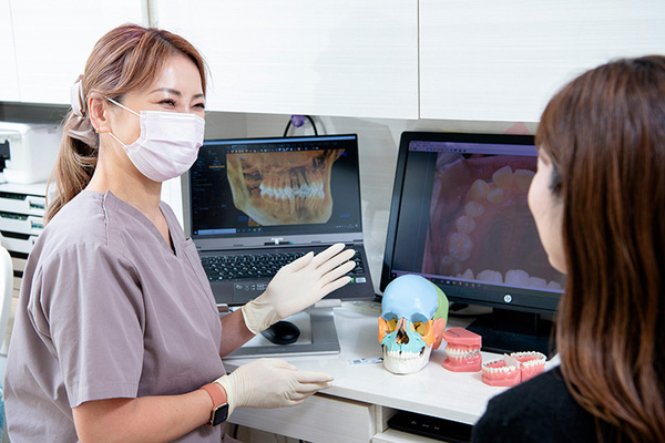 宮島桜院長 ハリウッド・スマイル矯正歯科1